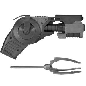[Batman: Arkham Origins: Prop Replica: Grapnel Gun and Accessories (Product Image)]
