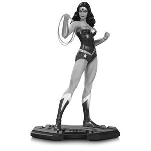 [DC Comics Icons: Statue: Wonder Woman (Product Image)]