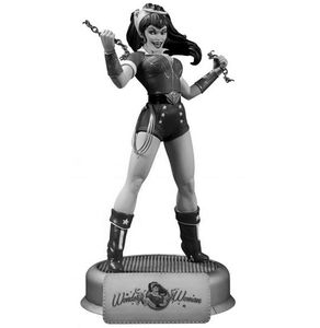 [DC Comics Bombshells: Statue: Wonder Woman (Product Image)]
