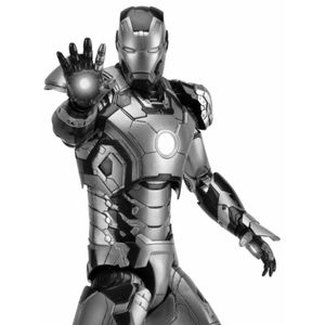 [Iron Man 3: Deluxe Action Figure: Mark 42 (Product Image)]
