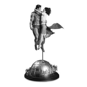 [DC Designer Series: Statue: Superman & Lois Lane By Gary Frank (Product Image)]