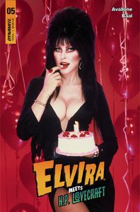 [Elvira Meets H.P Lovecraft #5 (Cover D Photo) (Product Image)]