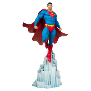 [DC: Statue: Superman (Product Image)]