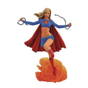 [DC: Gallery Statue: Supergirl (Comic) (Product Image)]
