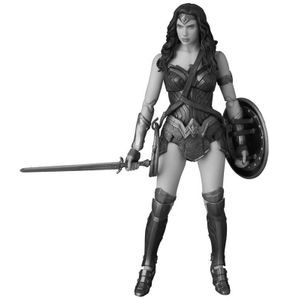 [Batman v Superman: MFA Action Figures: Wonder Woman (Product Image)]