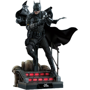 [The Batman: Hot Toys Deluxe Action Figure: The Batman (Product Image)]