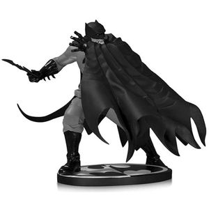 [Batman: Black & White: Statue: Batman By Dave Johnson (Product Image)]