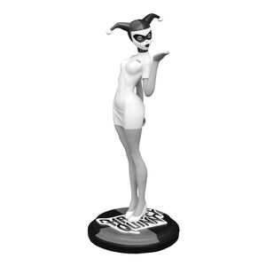 [DC: Premiere Collection Statue: Batman The Animated Series: Nurse Harley (Product Image)]