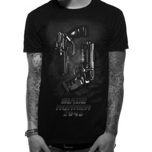 [Blade Runner 2049: T-Shirt: Two Pistols (Product Image)]