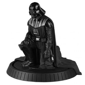 [Star Wars: Darth Vader Collectors Statue (Product Image)]
