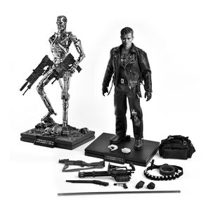 [Terminator 2: Judgement Day: Deluxe 1:12 Scale Action Figure 2-Pack: Battle Damaged T-800 & Endoskeleton (Product Image)]