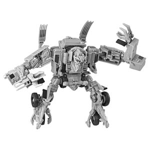 [Transformers: Studio Series Action Figure: Voyager Class: Bonecrusher (Product Image)]