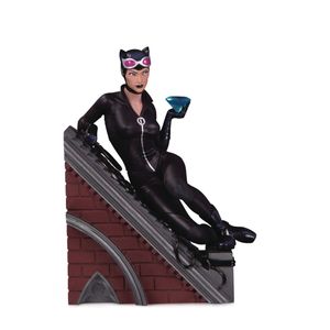[DC: Batman Villains Multi Part Statue: Catwoman (Product Image)]