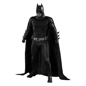[Batman Begins: Hot Toys Action Figure: Batman (Product Image)]