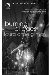 [Retrievers: Book 4: Burning Bridges (Product Image)]