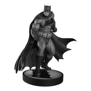 [Batman: Statue: The Dark Knight (Product Image)]