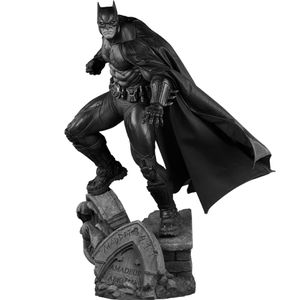 [Batman: Premium Format Statue (Product Image)]