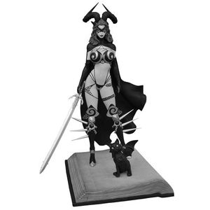 [DC: Femme Fatales: Statue: Tarot (Product Image)]