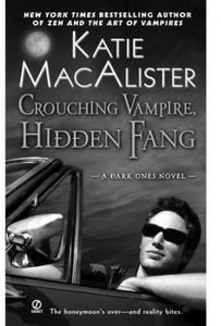 [Crouching Vampire Hidden Fang (Product Image)]