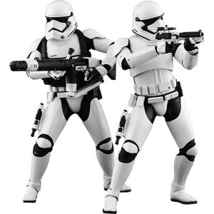 [Star Wars: The Force Awakens: Hot Toys Deluxe Action Figure: First Order Stormtrooper Set (Product Image)]