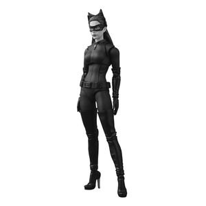 [Batman: The Dark Knight: SH Figuarts Action Figure: Catwoman (Product Image)]