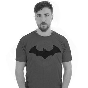 [DC: T-Shirt: Batman Modern Logo (Product Image)]