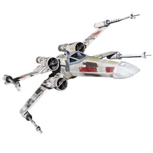 [Star Wars: Display Model: Luke Skywalker X-Wing Fighter Red 5 (Product Image)]