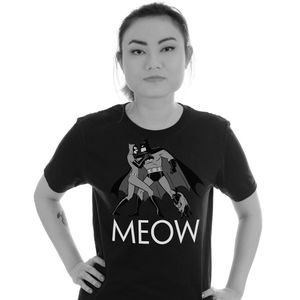[Batman: The Animated Series: T-Shirt: Meow, It's Catwoman! (Product Image)]