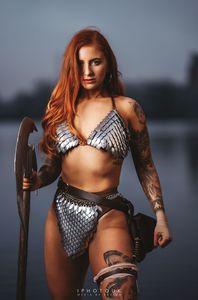 [Red Sonja: 2023 #10 (Cover H Cosplay Virgin Variant) (Product Image)]