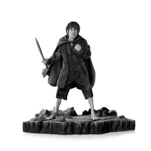 [The Lord Of The Rings: Art Scale Statue: Frodo (Product Image)]