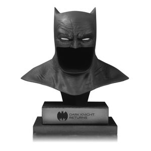 [Dark Knight Returns: Statue: Cowl (Product Image)]