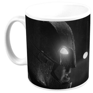 [Batman v Superman: Dawn Of Justice: Mug: Face-Off (Product Image)]