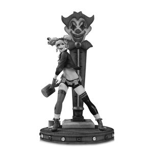 [DC Bombshells: Deluxe Statue: Harley Quinn (Version 2) (Product Image)]